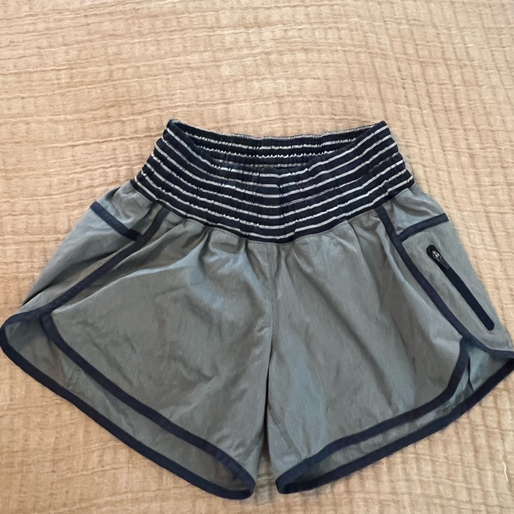 Lululemon Shorty shorts size 6